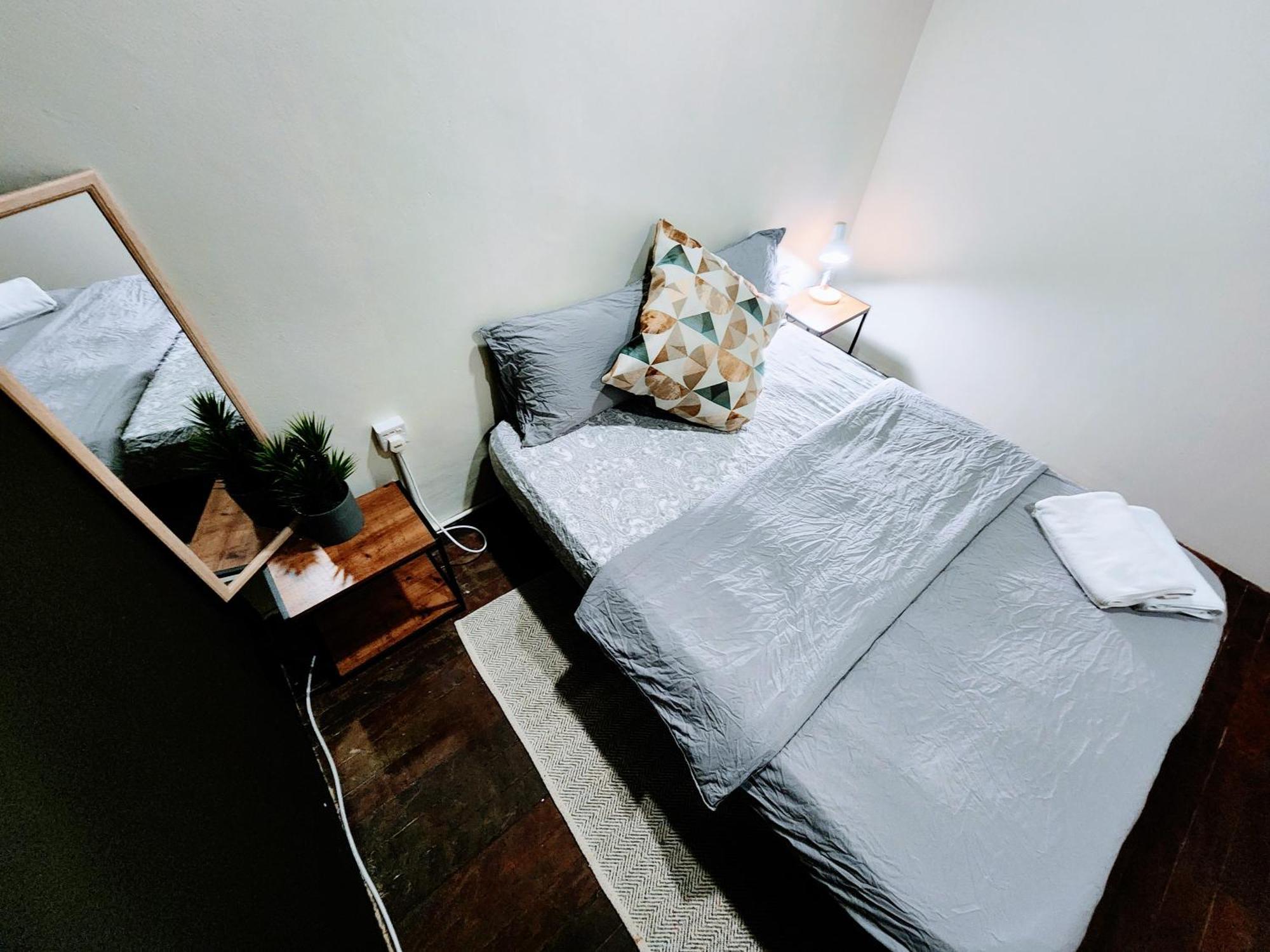 Upspot Kuching Waterfront Premium Hostel Esterno foto