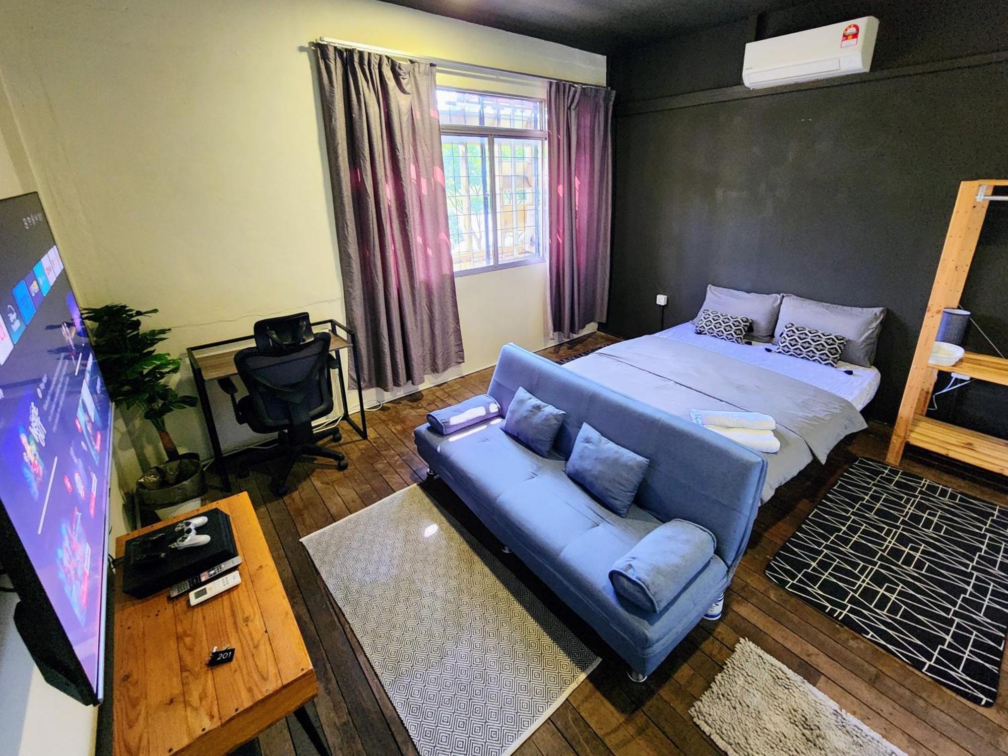 Upspot Kuching Waterfront Premium Hostel Esterno foto