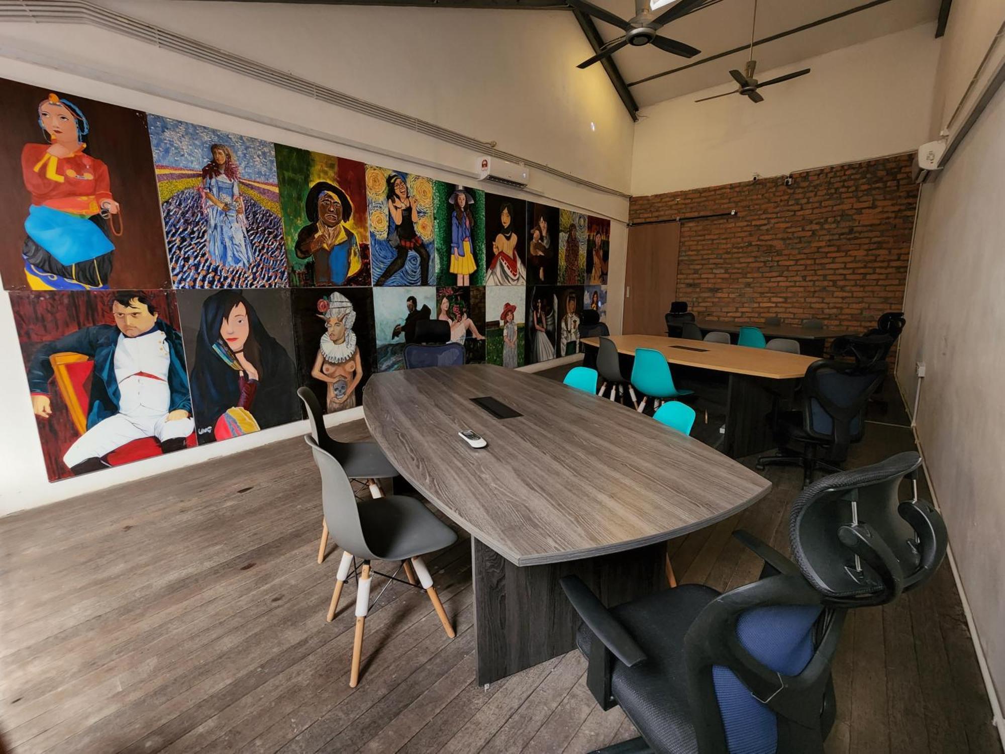 Upspot Kuching Waterfront Premium Hostel Esterno foto